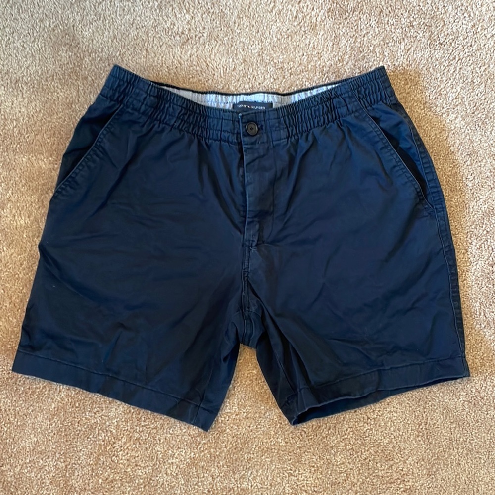 Tommy Hilfiger size medium navy shorts mid thigh , casual/ dress like new